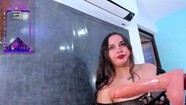 sophia vivas online show from December 2, 8:43 pm