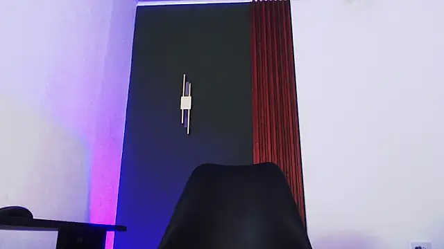 Snapshot of jean_sneider chatting on February 3, 6:40 am jean sneider online show from February 3, 6:40 am