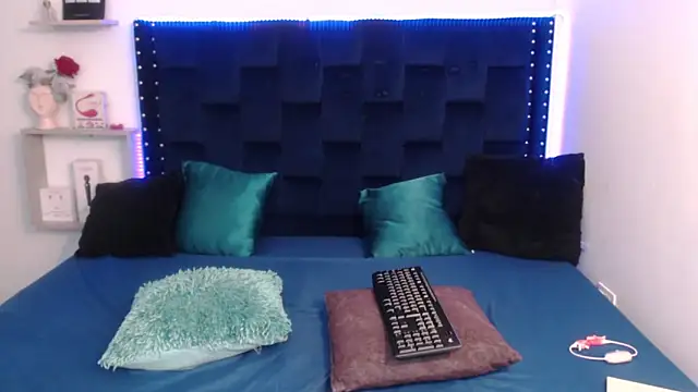 Snapshot of SaraApril_1 chatting on March 15, 11:39 pm SaraApril 1 online show from March 15, 11:39 pm