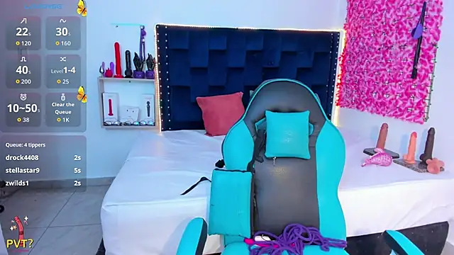 Snapshot of SaraApril_1 chatting on September 28, 6:04 pm SaraApril 1 online show from September 28, 6:04 pm