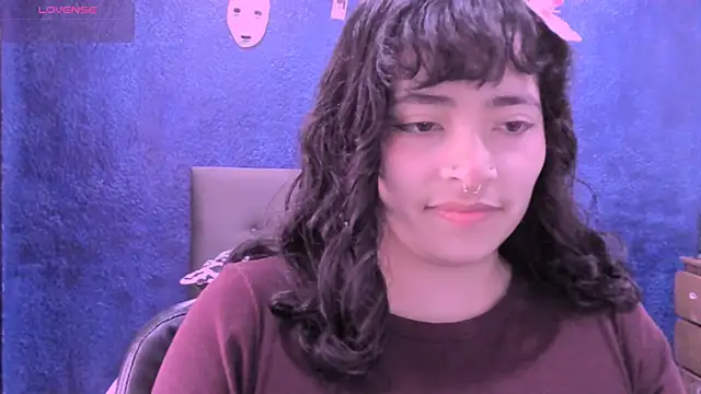 Snapshot of NinaYellow chatting on October 21, 4:28 pm NinaYellow online show from October 21, 4:28 pm