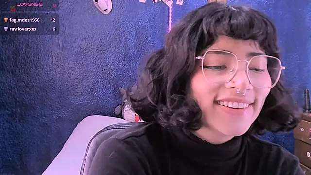 Snapshot of NinaYellow chatting on February 18, 4:14 pm NinaYellow online show from February 18, 4:14 pm