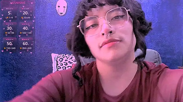 NinaYellow online show from June 17, 1:43 pm
