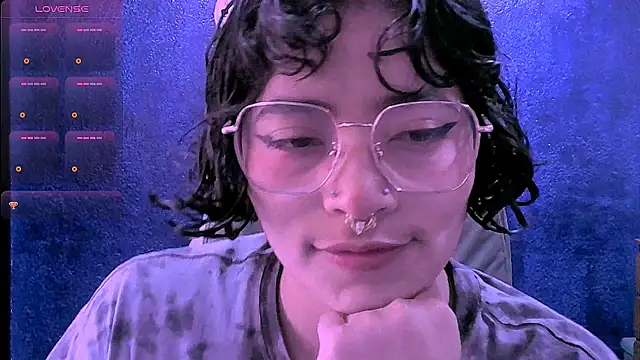 NinaYellow online show from July 2, 12:33 pm