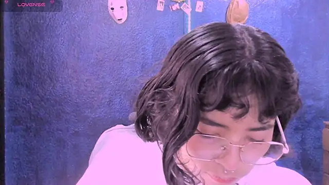 Snapshot of NinaYellow chatting on December 9, 3:22 pm NinaYellow online show from December 9, 3:22 pm