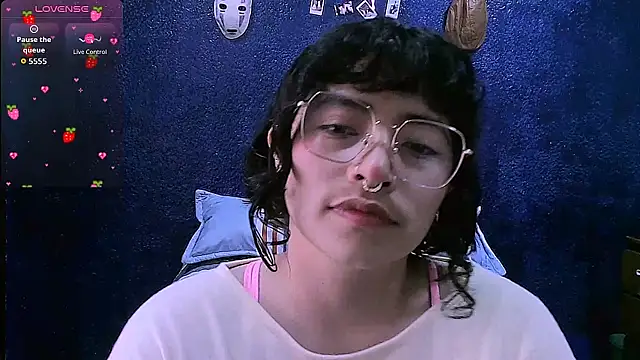 NinaYellow online show from February 4, 2:12 pm