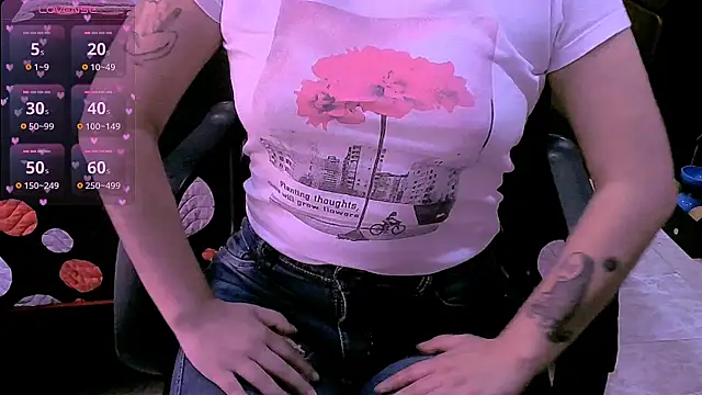 NinaYellow online show from April 22, 1:07 pm