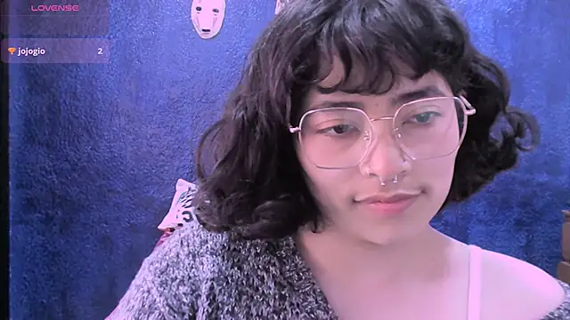 Snapshot of NinaYellow chatting on December 2, 1:57 pm NinaYellow online show from December 2, 1:57 pm