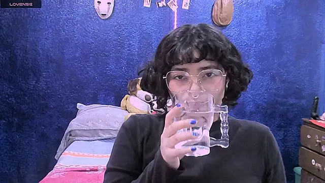 NinaYellow online show from February 3, 12:43 pm