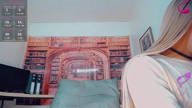 Amanda Cax online show from February 4, 7:20 pm