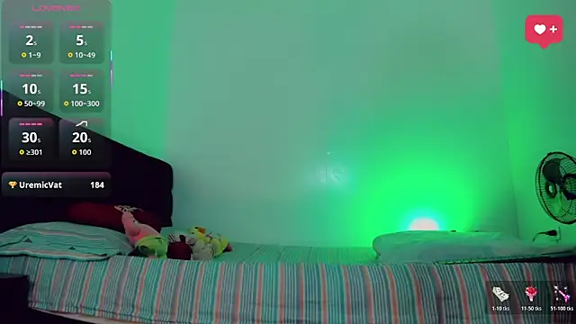 Amanda Cax online show from April 8, 7:15 pm