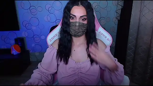 Snapshot of __Yasmina__ chatting on October 2, 4:49 am Yasmina online show from October 2, 4:49 am