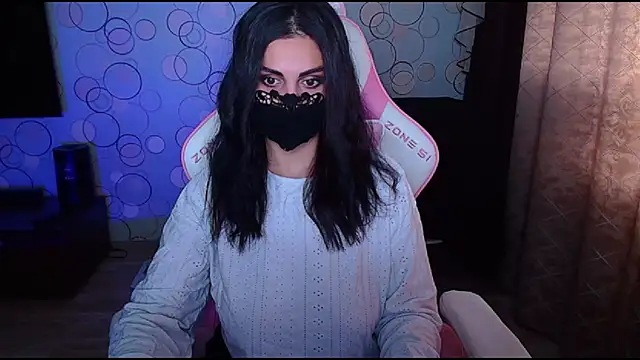 Snapshot of __Yasmina__ chatting on October 19, 4:37 am Yasmina online show from October 19, 4:37 am