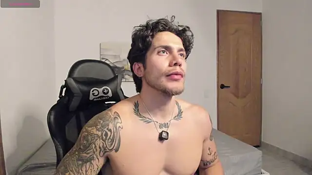 LucianSinclair online show from May 21, 2:31 am