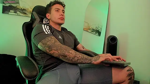 LucianSinclair online show from January 20, 11:21 pm