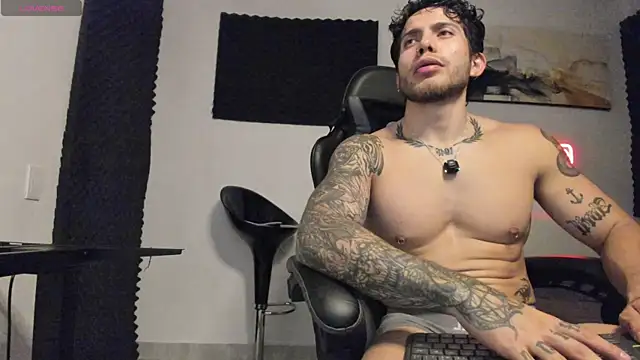 LucianSinclair online show from April 11, 3:03 am