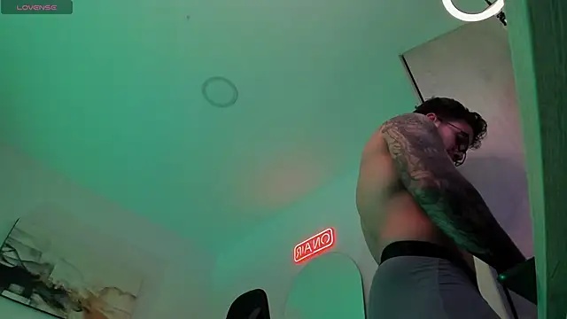 LucianSinclair online show from February 22, 2:28 am