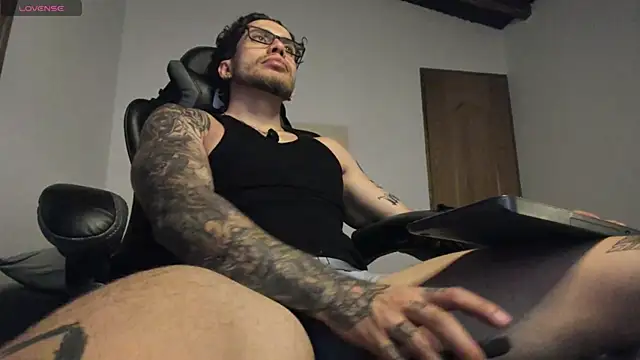 LucianSinclair online show from May 29, 2:39 am