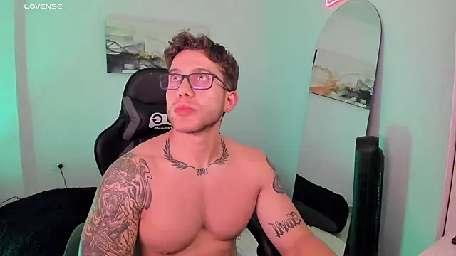 LucianSinclair online show from February 20, 12:19 am