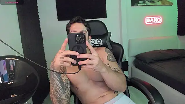 LucianSinclair online show from November 27, 1:06 am