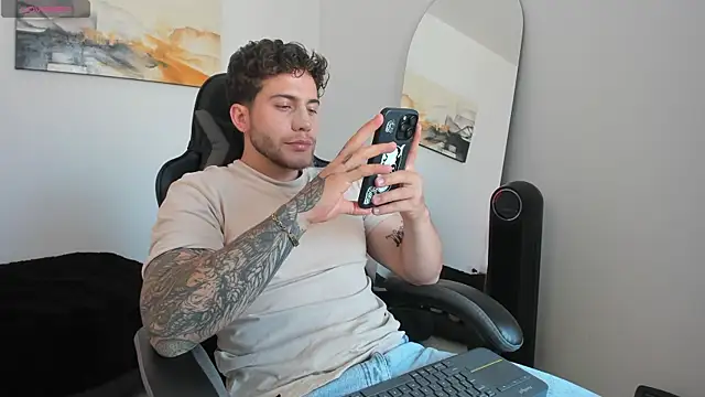 LucianSinclair online show from December 1, 5:18 pm