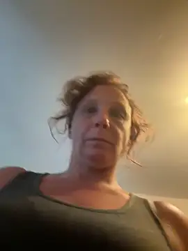 Snapshot of Everlyrose27 chatting on June 10, 5:47 pm Everlyrose27 online show from June 10, 5:47 pm