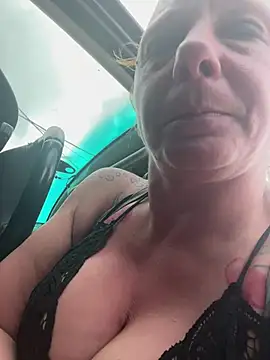 Snapshot of Everlyrose27 chatting on March 14, 4:51 pm Everlyrose27 online show from March 14, 4:51 pm