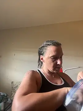 Snapshot of Everlyrose27 chatting on September 18, 6:33 pm Everlyrose27 online show from September 18, 6:33 pm