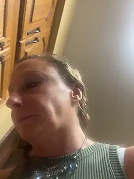 Snapshot of Everlyrose27 chatting on September 23, 12:50 am Everlyrose27 online show from September 23, 12:50 am