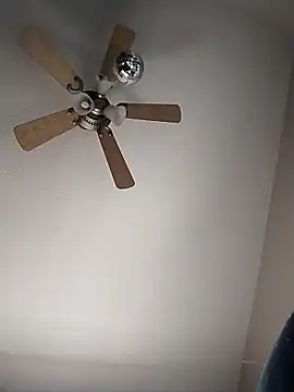 Snapshot of Everlyrose27 chatting on January 12, 5:42 pm Everlyrose27 online show from January 12, 5:42 pm