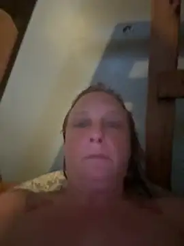 Snapshot of Everlyrose27 chatting on May 13, 4:36 pm Everlyrose27 online show from May 13, 4:36 pm