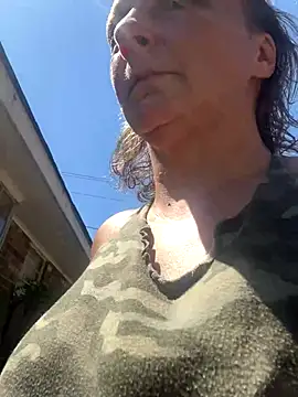 Snapshot of Everlyrose27 chatting on September 28, 6:59 pm Everlyrose27 online show from September 28, 6:59 pm