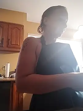 Snapshot of Everlyrose27 chatting on February 22, 7:48 pm Everlyrose27 online show from February 22, 7:48 pm