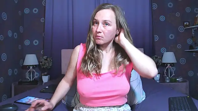 SquirtyAlice online show from May 1, 9:09 pm