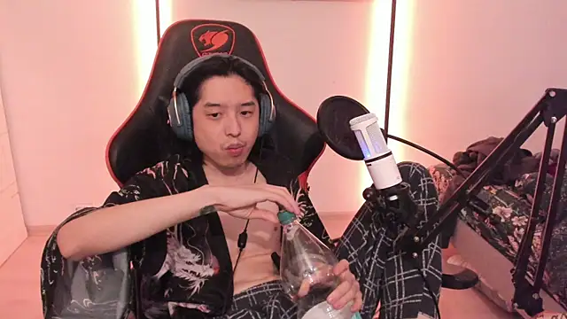 Snapshot of wexlee7 chatting on January 13, 11:19 pm wexlee7 online show from January 13, 11:19 pm