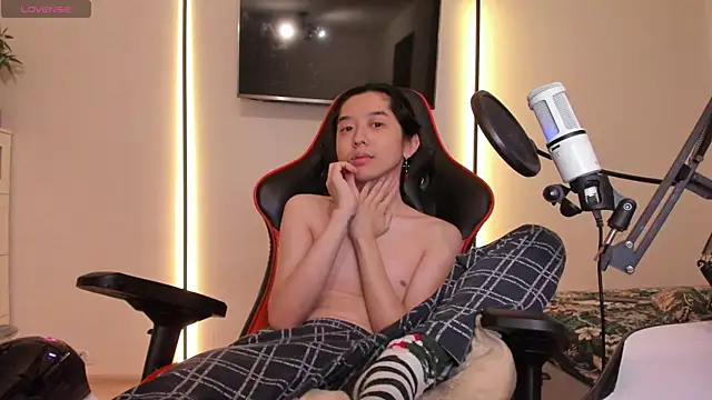 Snapshot of wexlee7 chatting on December 2, 2:01 am wexlee7 online show from December 2, 2:01 am