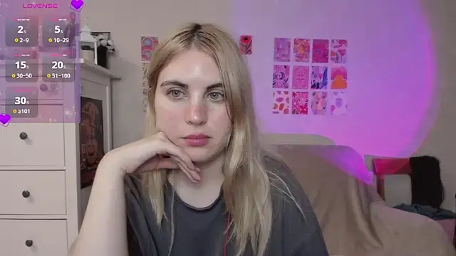 Snapshot of pawpaws chatting on February 1, 2:24 pm pawpaws online show from February 1, 2:24 pm