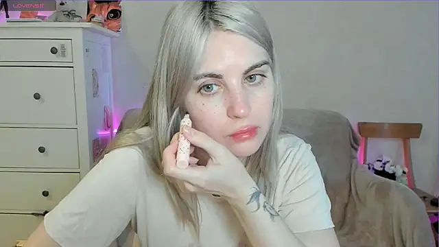 Snapshot of pawpaws chatting on May 3, 7:02 am pawpaws online show from May 3, 7:02 am