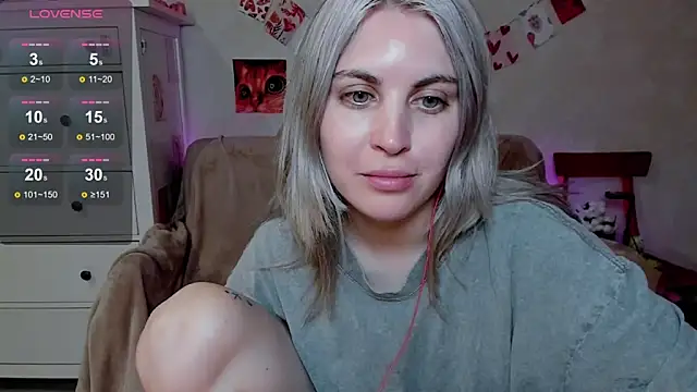 Snapshot of pawpaws chatting on June 29, 10:00 am pawpaws online show from June 29, 10:00 am