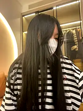 Snapshot of MEOW_MEO chatting on January 6, 4:11 pm MEOW MEO online show from January 6, 4:11 pm