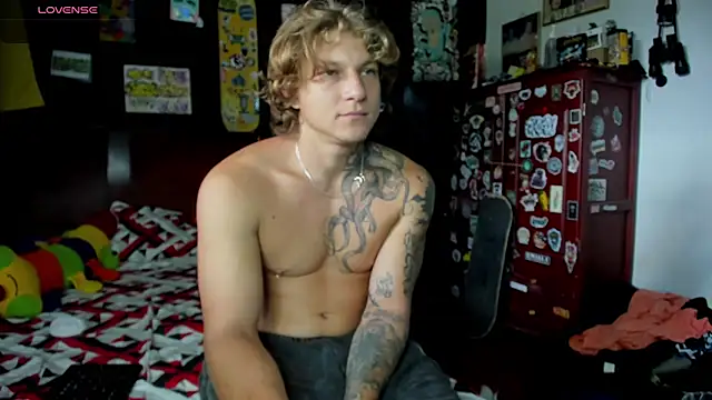 Tom Krakow online show from October 25, 9:04 pm