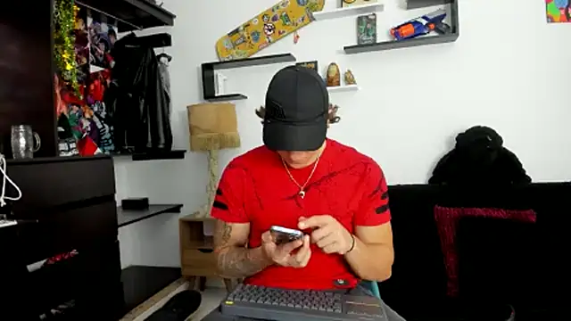 Tom Krakow online show from February 25, 8:53 pm