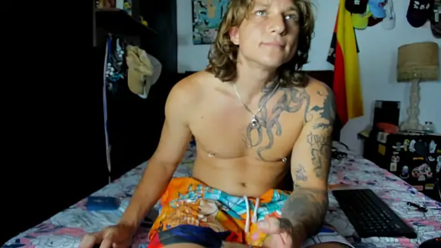 Snapshot of Tom_Krakow chatting on June 8, 8:53 pm Tom Krakow online show from June 8, 8:53 pm