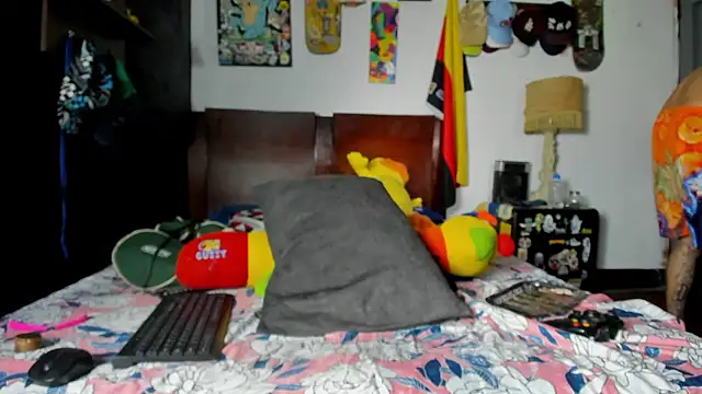 Snapshot of Tom_Krakow chatting on June 16, 9:15 pm Tom Krakow online show from June 16, 9:15 pm
