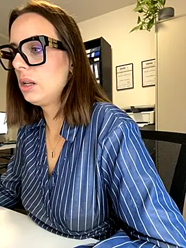 Hii Lolla online show from November 26, 7:08 am