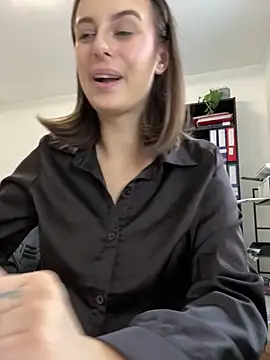 Snapshot of Hii_Lolla chatting on February 6, 8:54 am Hii Lolla online show from February 6, 8:54 am