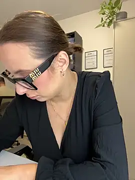 Hii Lolla online show from November 24, 7:08 am