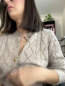 Snapshot of Hii_Lolla chatting on January 14, 9:02 am Hii Lolla online show from January 14, 9:02 am