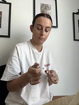 Snapshot of Hii_Lolla chatting on January 18, 11:02 am Hii Lolla online show from January 18, 11:02 am