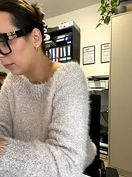 Hii Lolla online show from October 25, 6:12 am